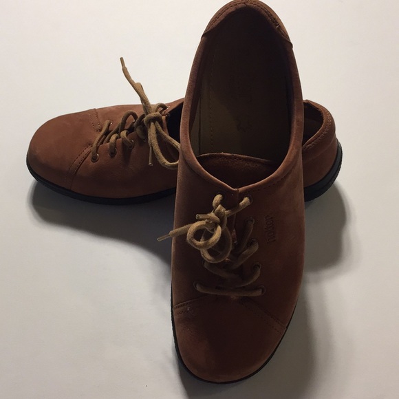 hotter walking shoes